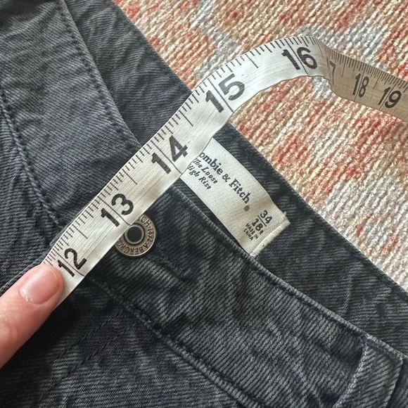 NWT Abercrombie and Fitch Drapey Rigid High Rise Loose Jean black size 34 18R - Picture 5 of 8